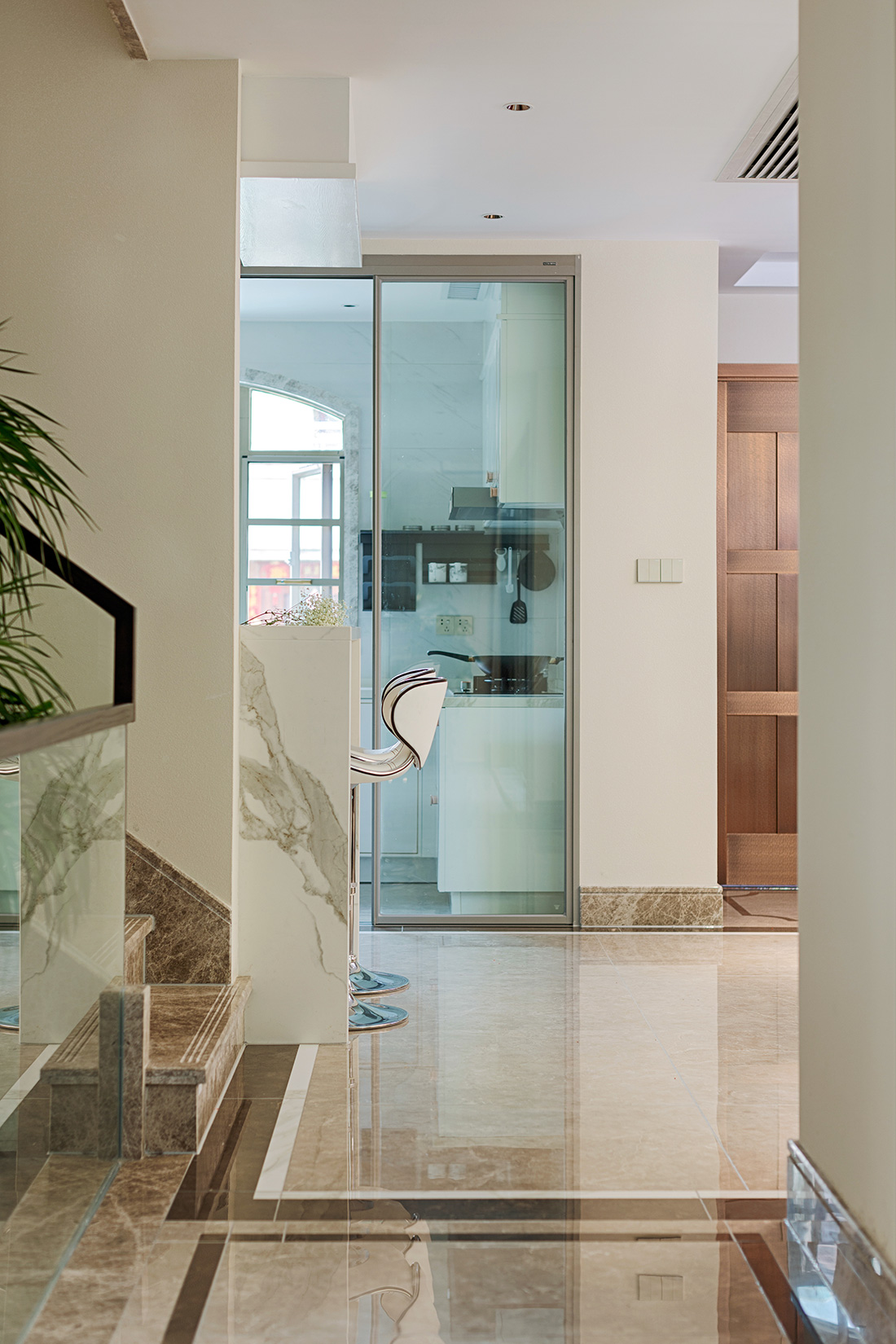 深圳公園大地聯(lián)排別墅裝修設計-過道