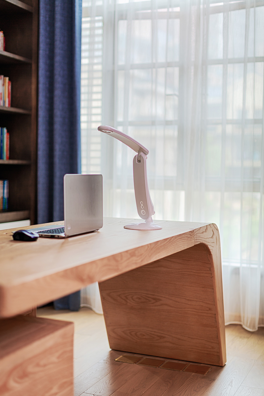 公園大地聯(lián)排別墅書房裝修設計-