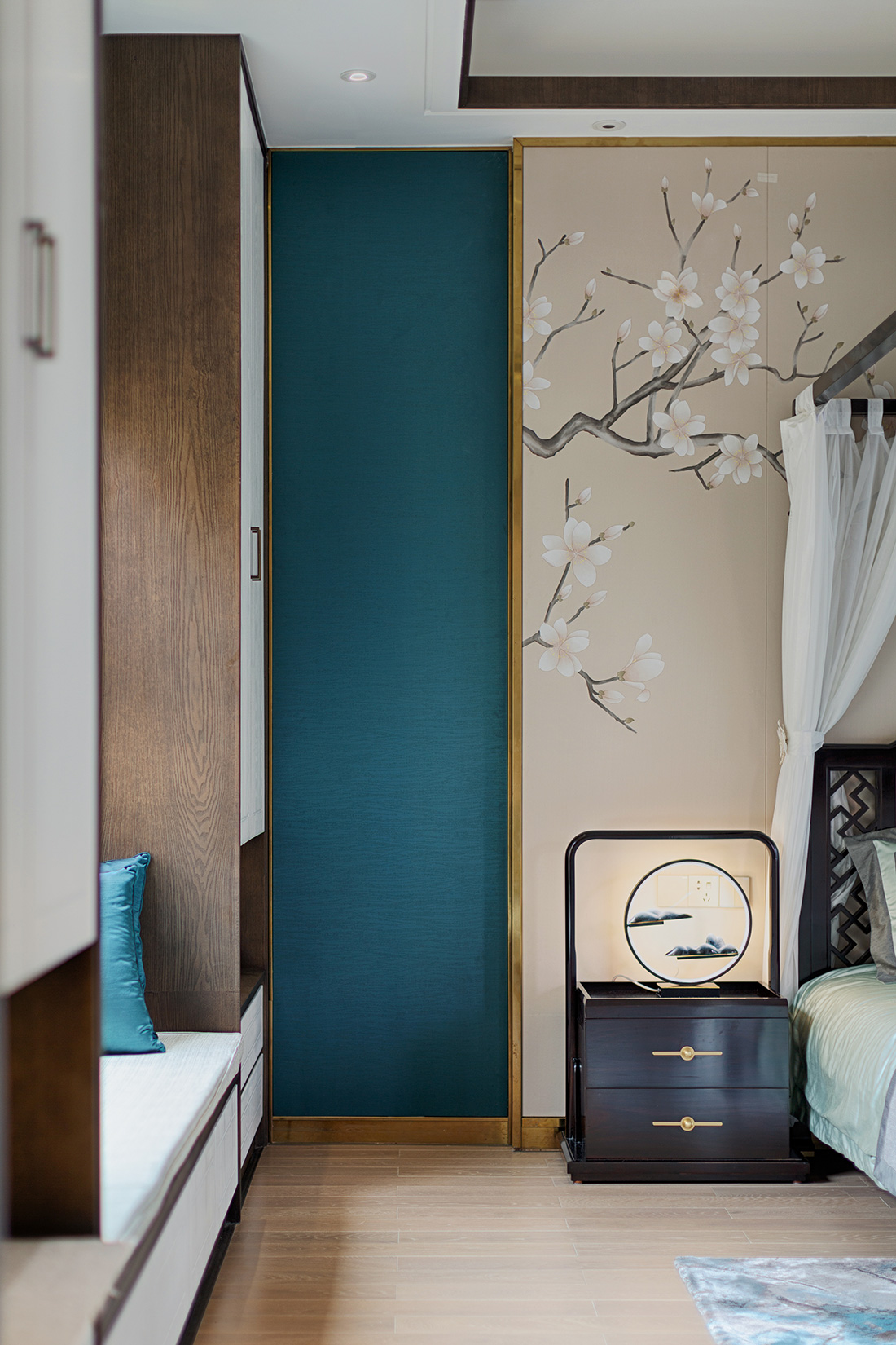 深圳公園大地聯(lián)排別墅主臥設計